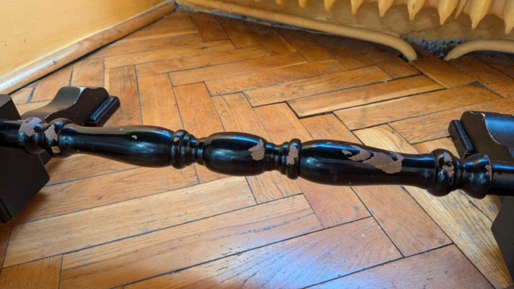 Sprzedam komplet mebli - stół + 4 krzesła