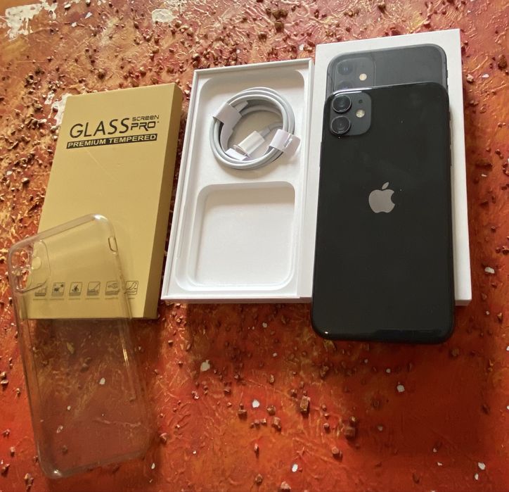 Iphone 11 C/Caixa Bom Estado !!