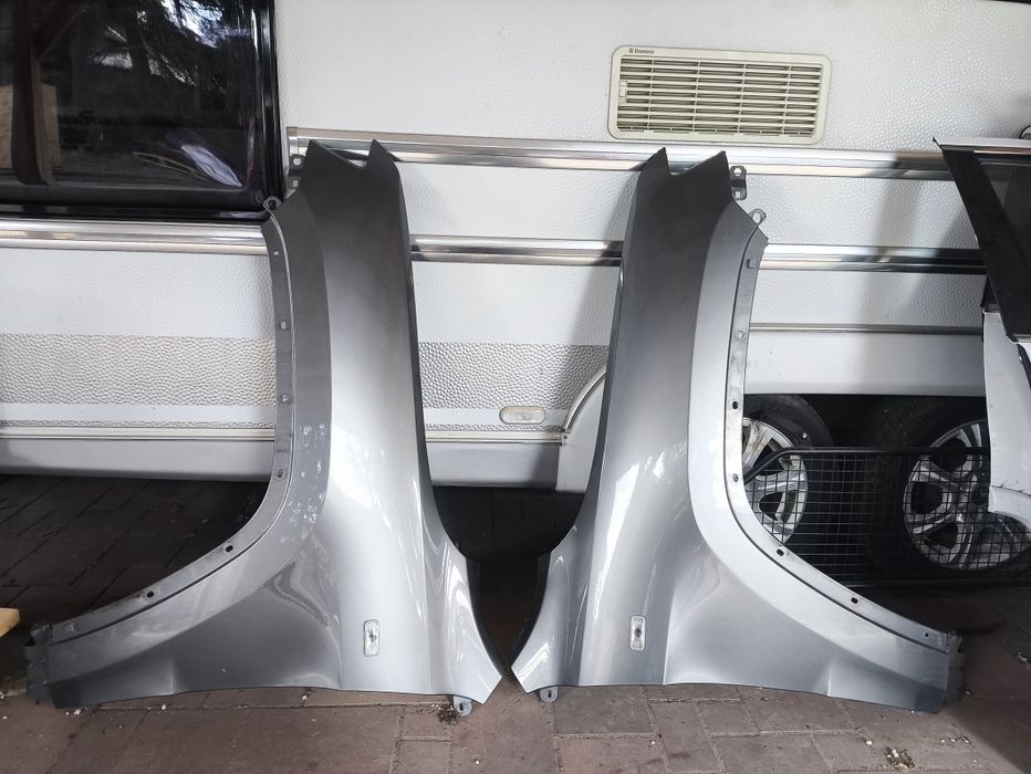 Błotnik przedni lewy prawy szary Jeep Grand Cherokee WK2