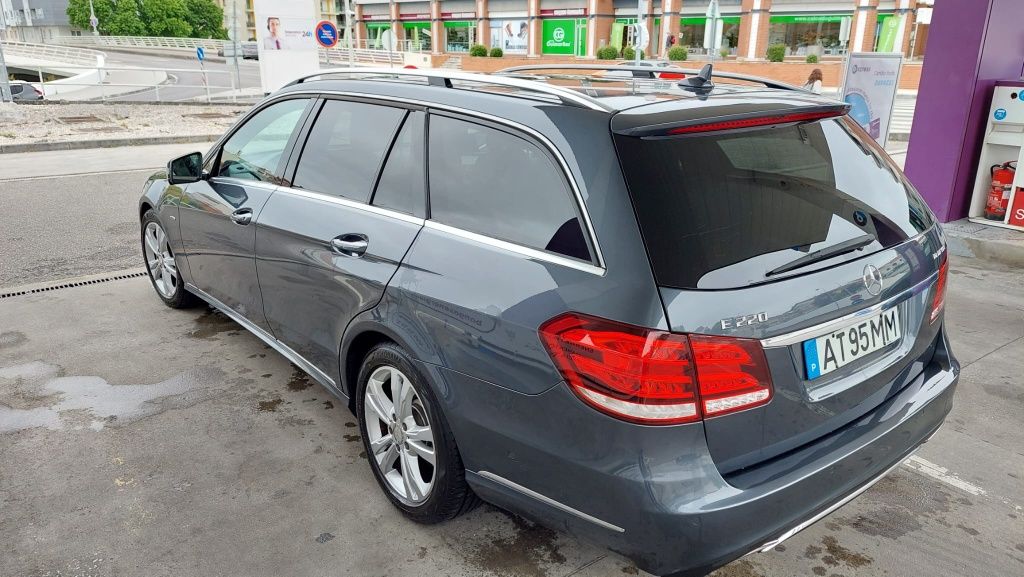 Mercedes Benz  E 220