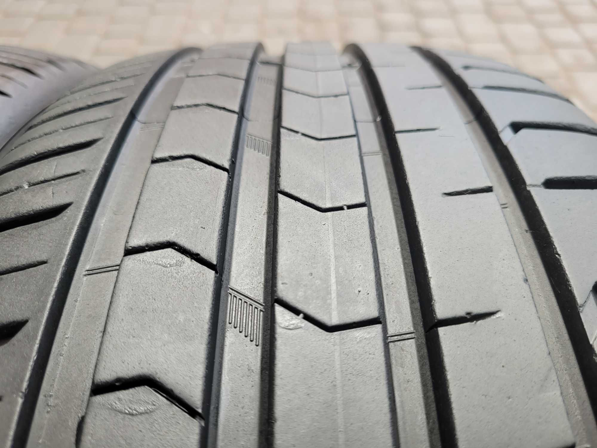 225  / 45  R  18   Vredestein