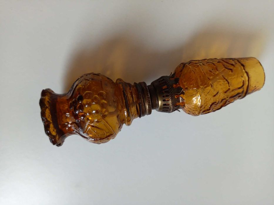 Lampka oliwna bursztynowa. Vintage