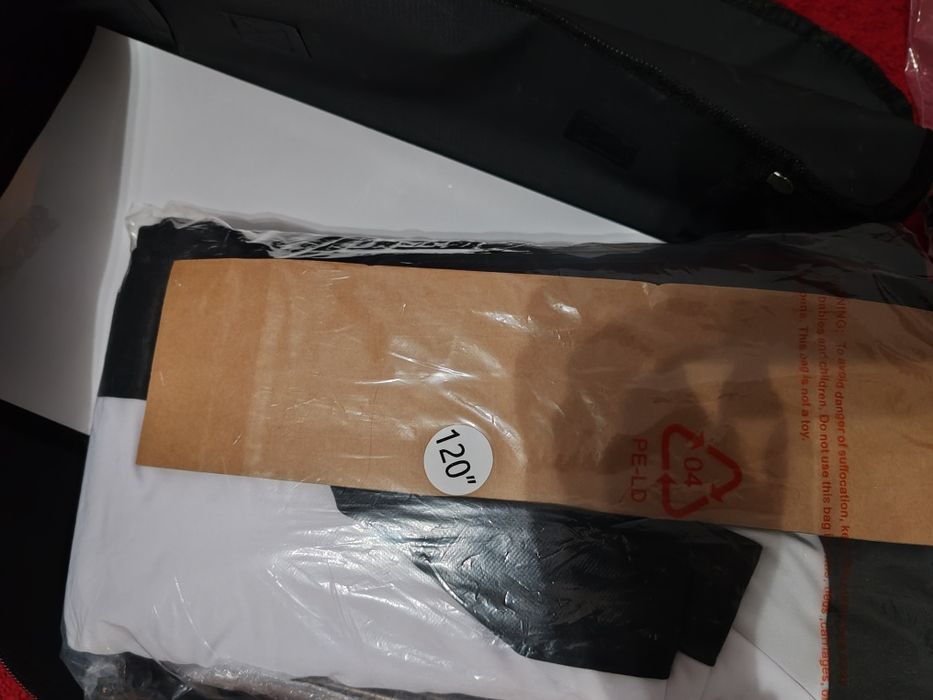 Ekran do projektora ze statywem Visulapex