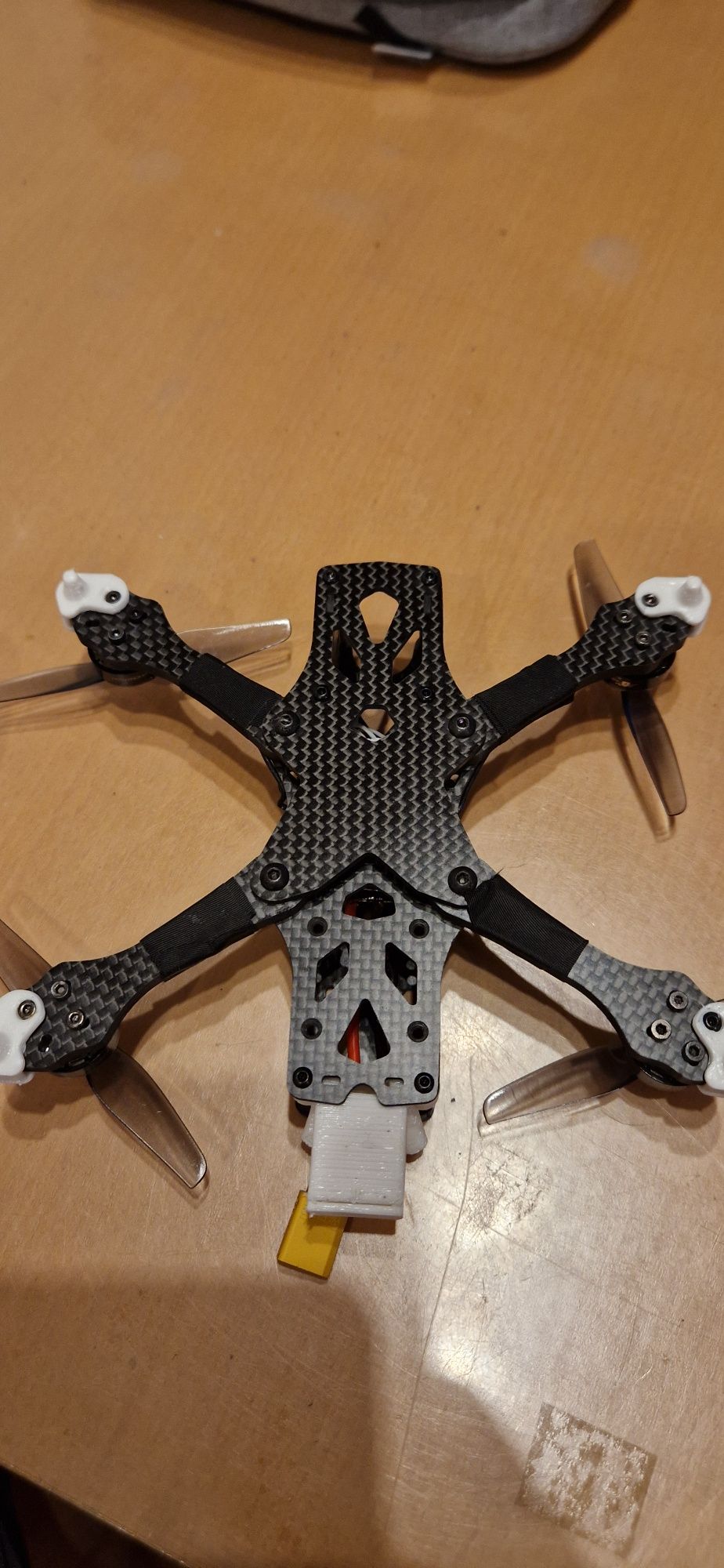 Dron apex 3 tmotor 1404 4-6s 2900kv stack 722