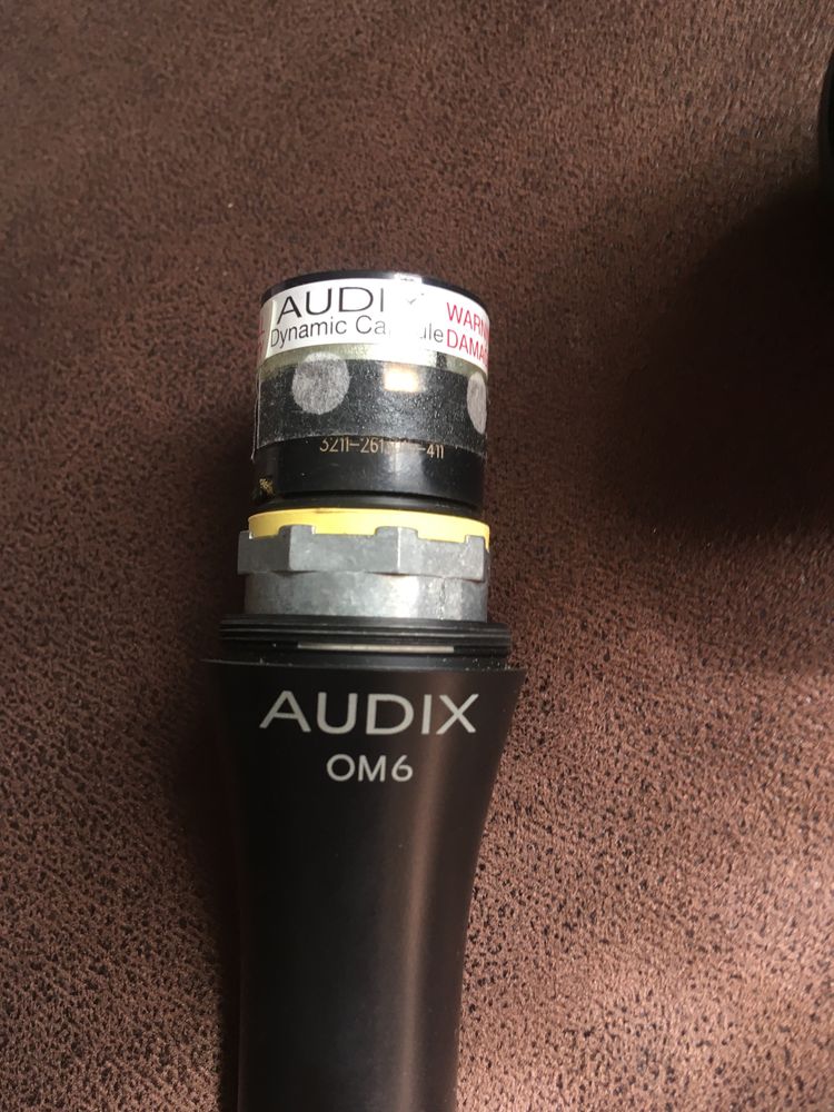 Профессиональный американский микрофон Audix om6 и микрофонная стойка