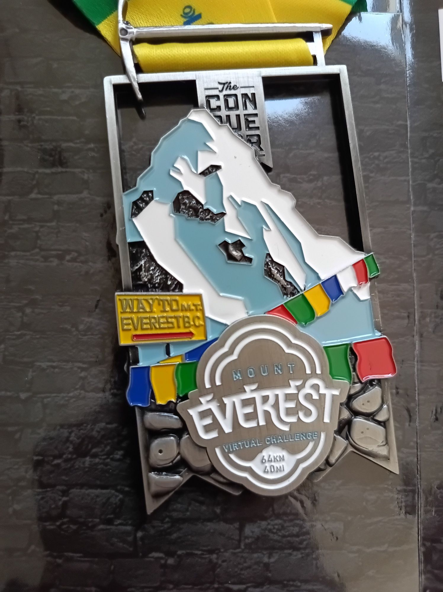 Medal z serii The Conqueror Virtual Challenge - Everest