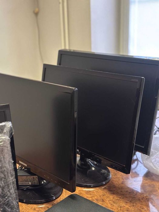 Монітори Asus,Samsung, ноутбуки, клавіатури