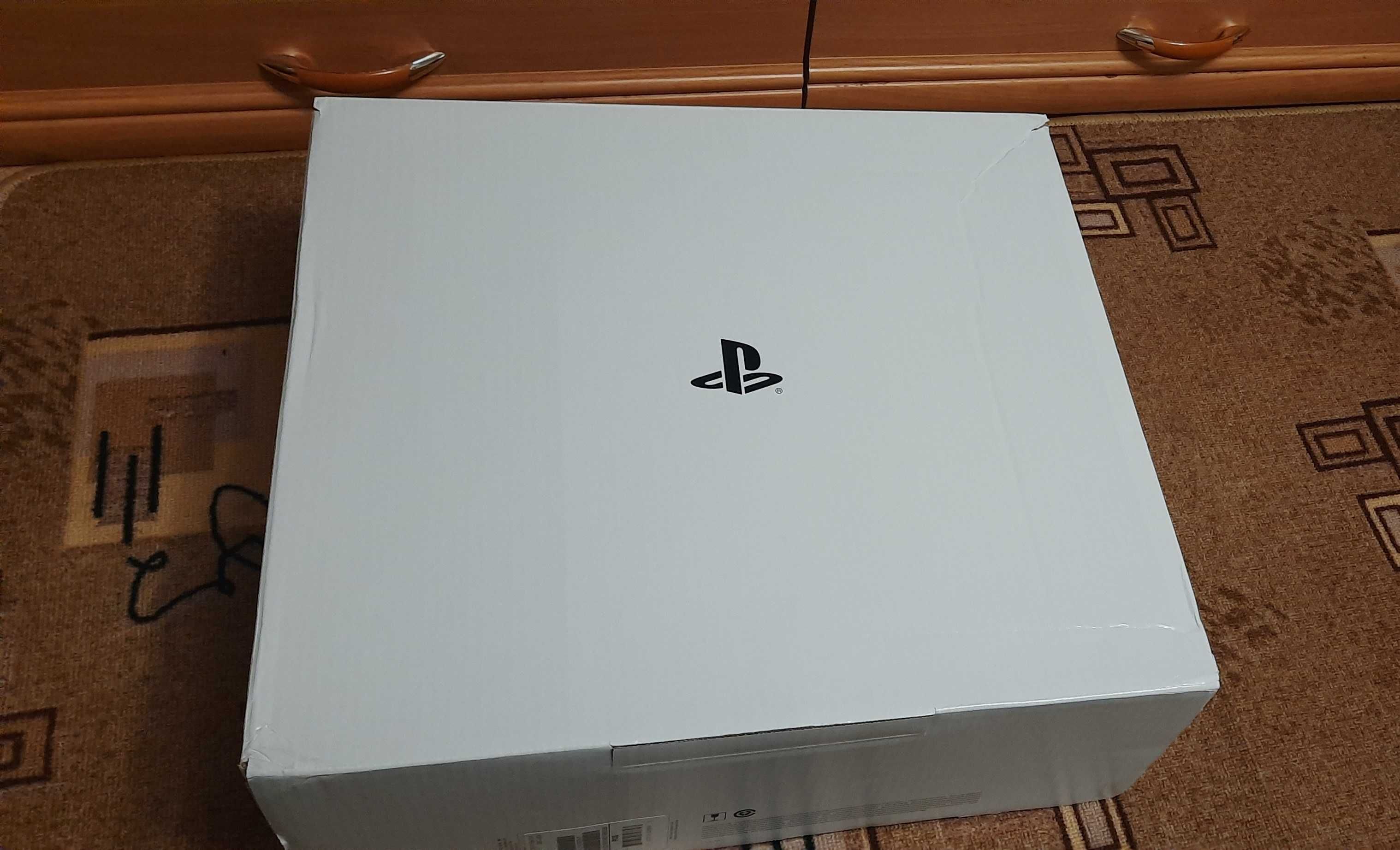 Коробка от игровой приставки SONY PS5. Состояние Б.У.