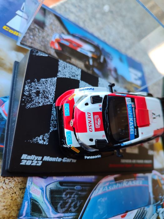 Carro WRC miniatura Sebastian Ogier Toyota Yaris Hybrid