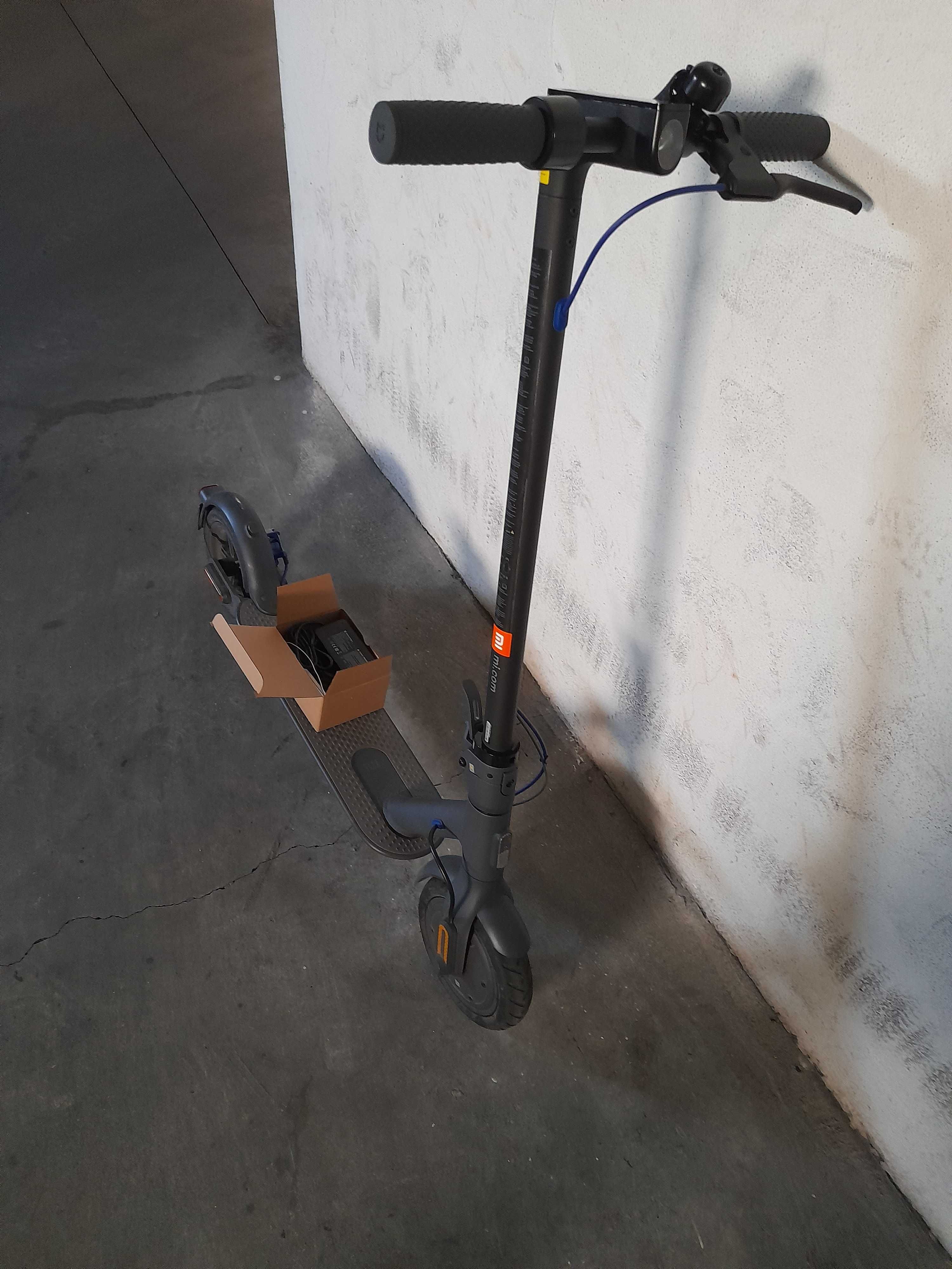 Trotinete Elétrica XIAOMI Mi Electric Scooter 3