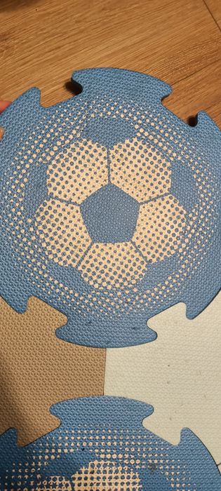 Puzzle piankowe piłka nożna. mata piankowa