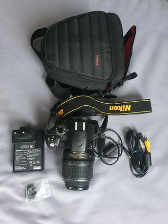 Nikon D3200 kit 18-55 гарний стан