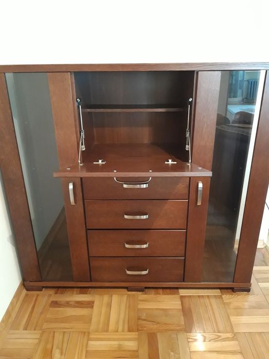Zestaw eleganckich mebli do pokoju, biura lub salonu