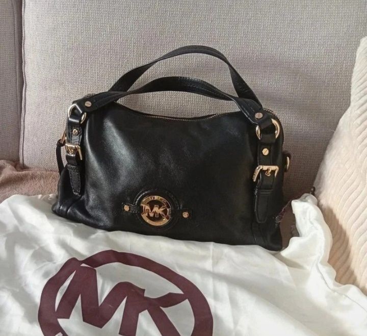 Michael Kors Bolsa Mala em Pele Preta com hardware dourada