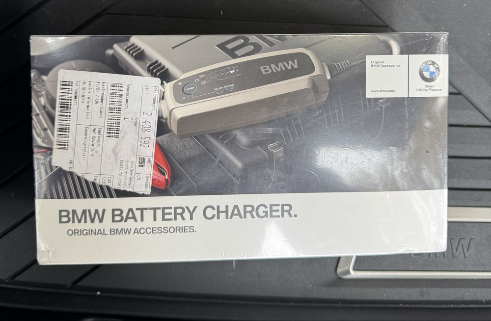 Продам зарядний пристрій BMW 61432408592