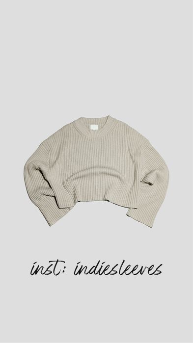 світла та ніжна кофтинка