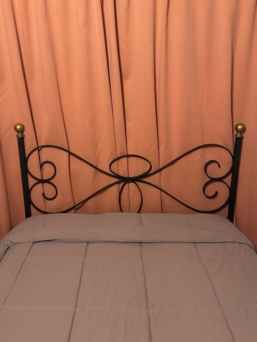 Cama de casal com colchão
