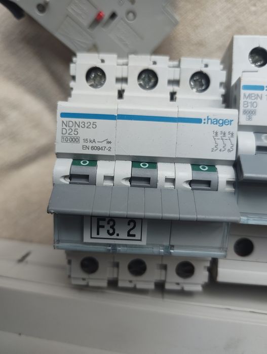 Автоматичні вимикачі Hager