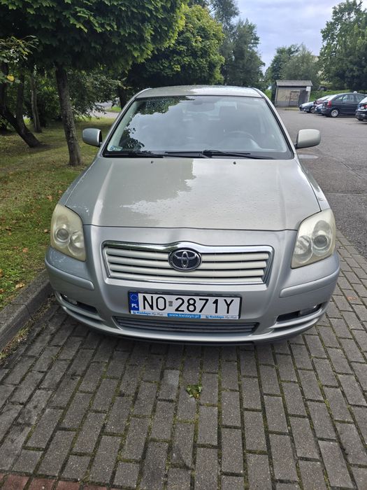 Sprzedam Toyotę Avensis t25