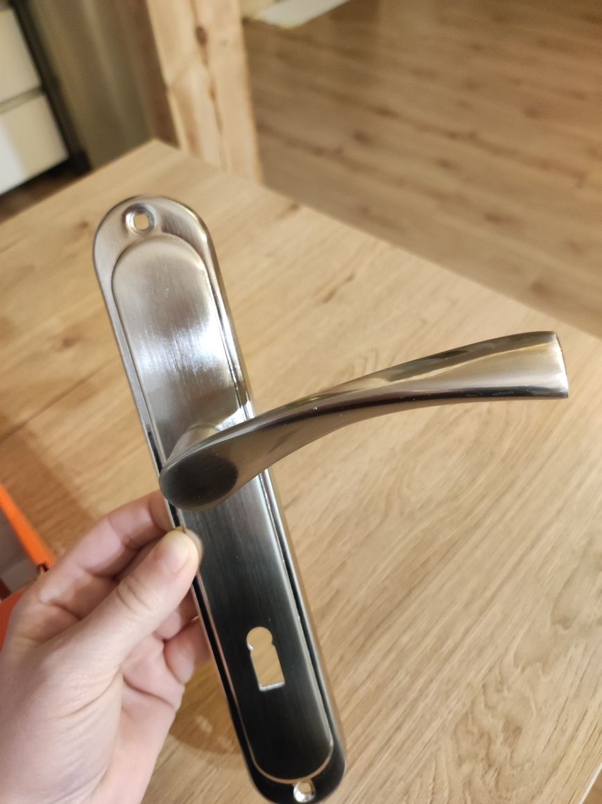 Klamki drzwiowe SplenDoor srebrne nowe