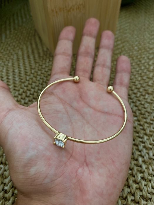 Pulseira Dourada com brilhante