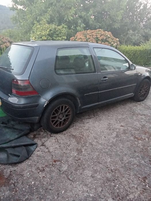 Vendo Volkswagen Golf