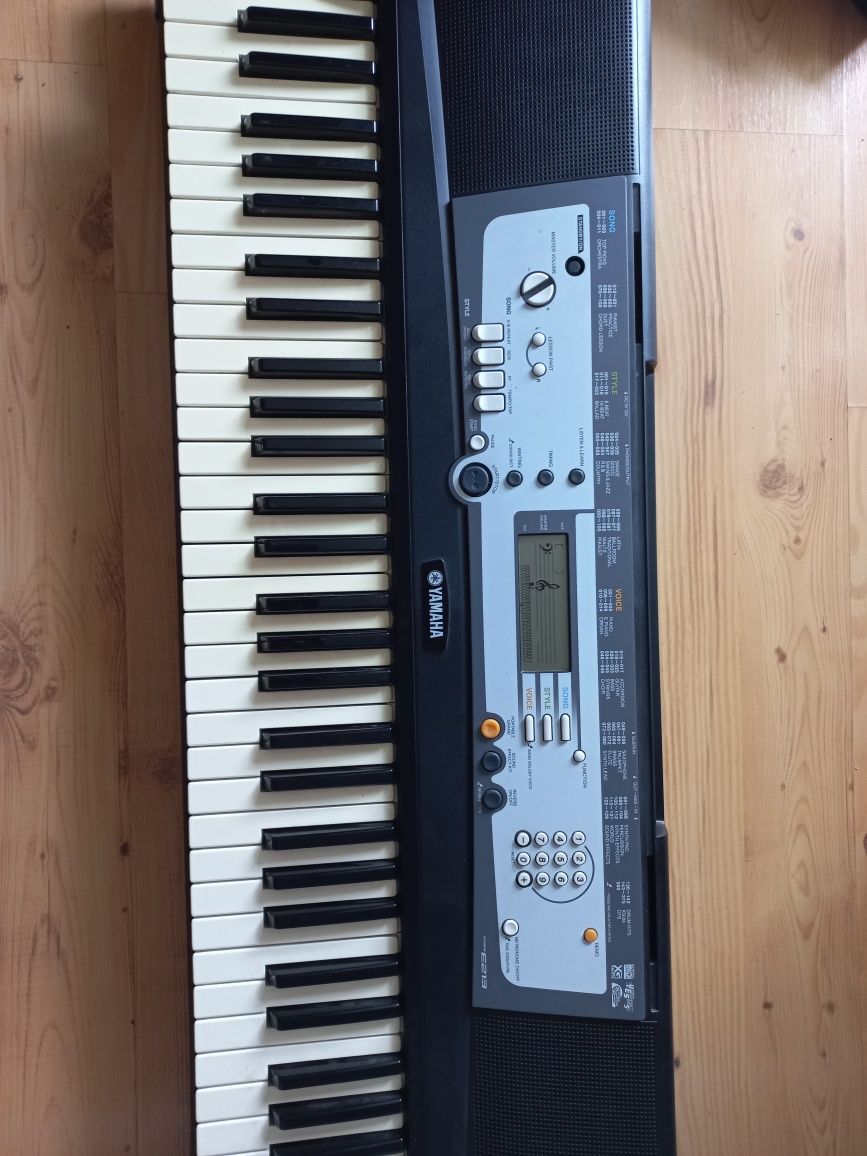 Yamaha keyboard PSR E 213