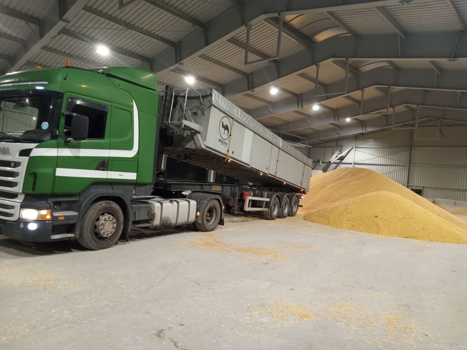 Transport materiałów sypkich wywrotka