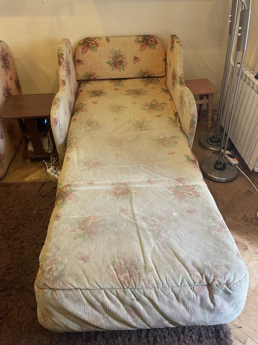 Два розкладних ліжка-крісла