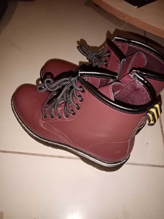 жіночі чобітки 36 нові привезені з закордону