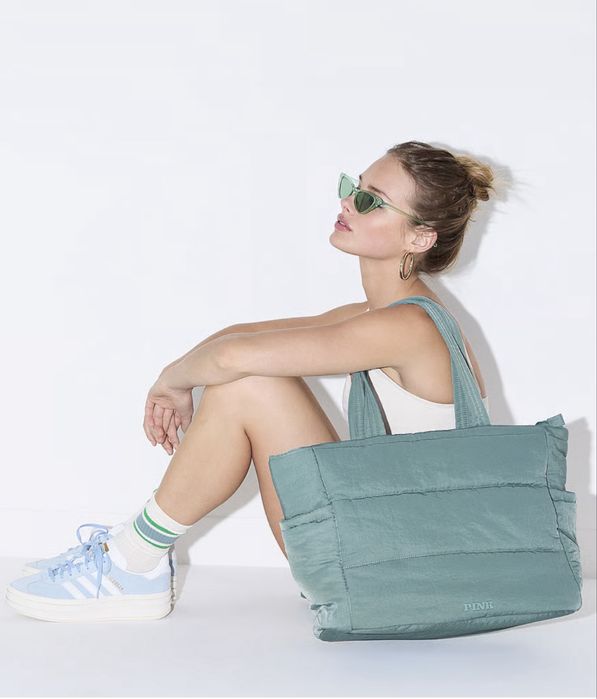 Сумка шопер Victoria's Secret & Pink Quilted Puffer Tote Bag