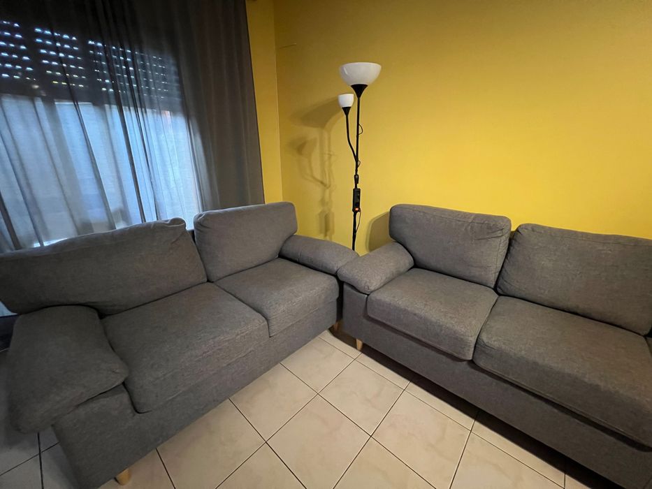 Vendo dois sofás