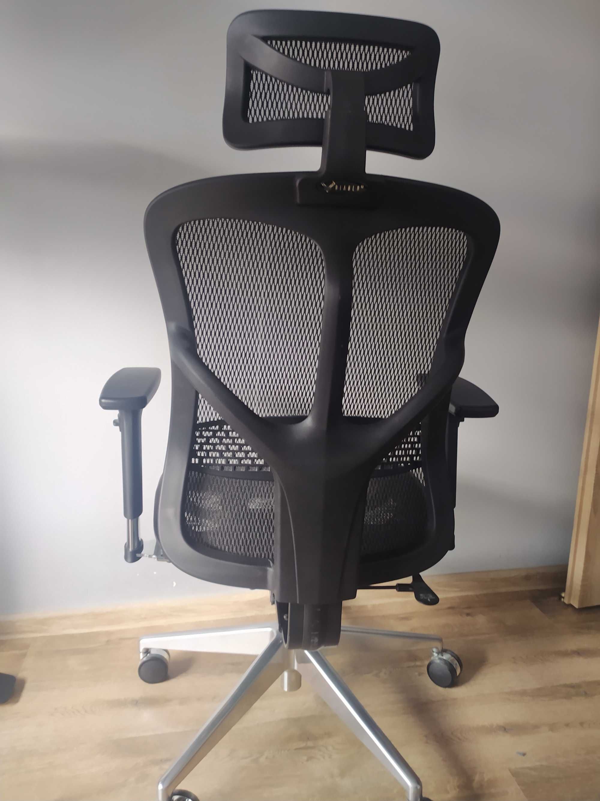 Fotel ergonomiczny biurowy czarny