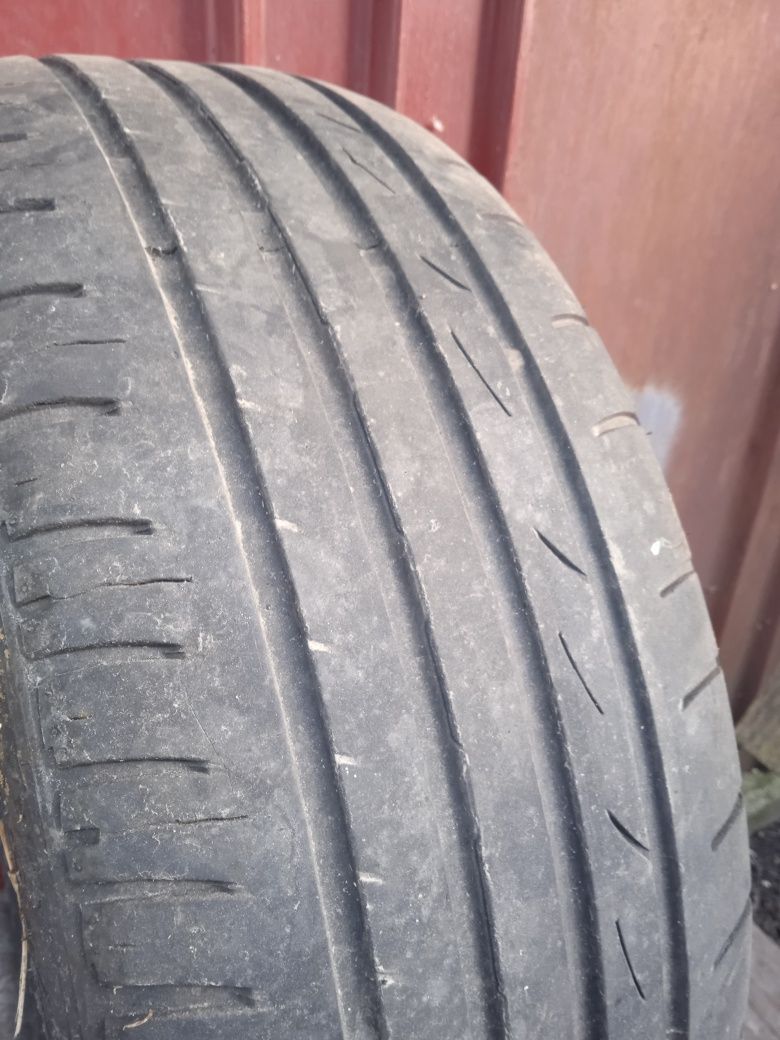 Резина літня 215/55 R17 94 W