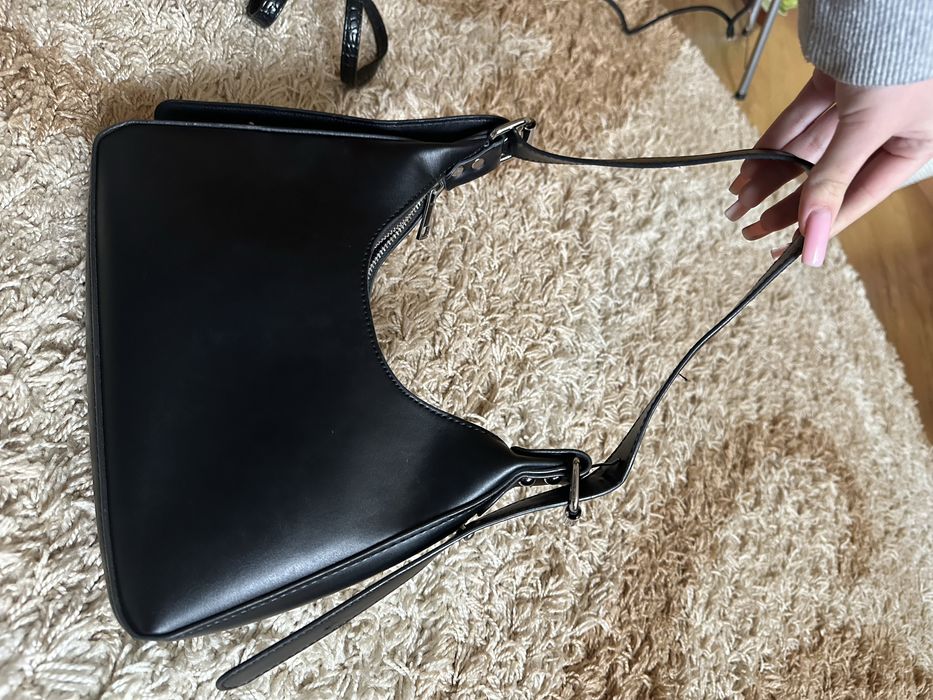 Сумка чорна.