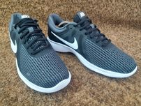 Кросівки оригінал Nike Revolution 39 розмір.
