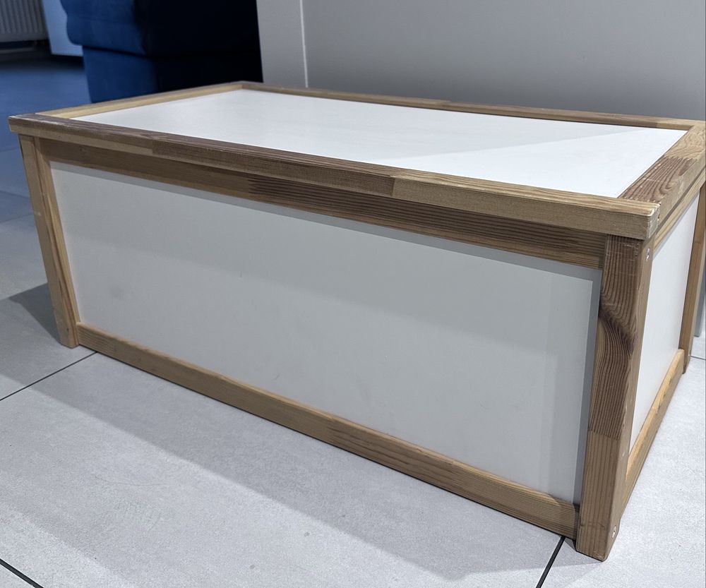 Biały pojemnik IKEA