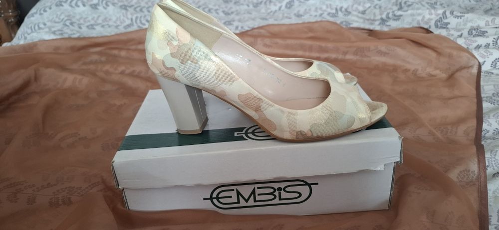 Buty czółenka skórzane