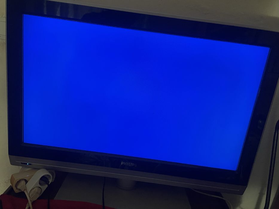 TV Philips 81cm 32”
