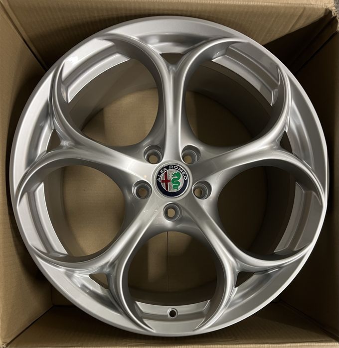 Alufelga 19 Alfa Romeo Giulia 5x110 Nowa Przód Alufelga ET 34