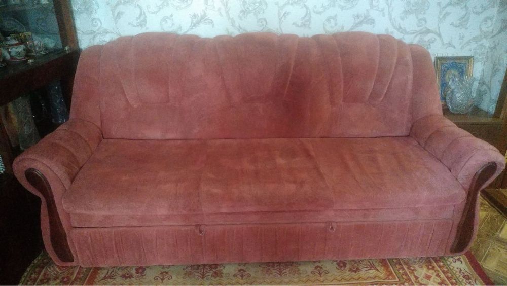 Продам диван в хорошем состоянии