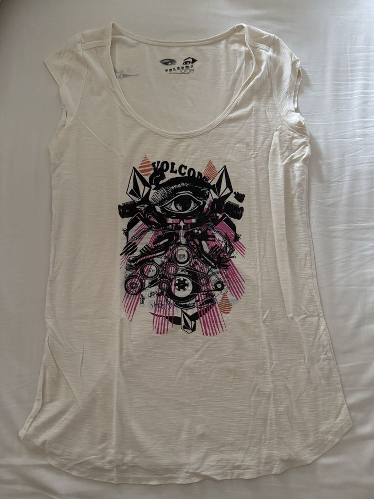 T shirt volcom como nova L