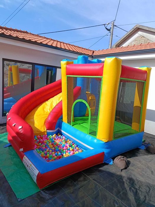 Insufláveis, decoração de festas, matraquilhos
