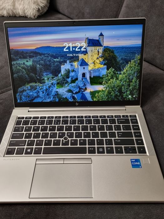 HP ELITEBOOK  840 G8  , I5, 16 gb ram, 512 ssd , BANG&OLUFSEN