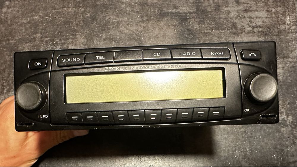 Radio Becker Indianapolis Pro KOD CD telefon GPS BT retro