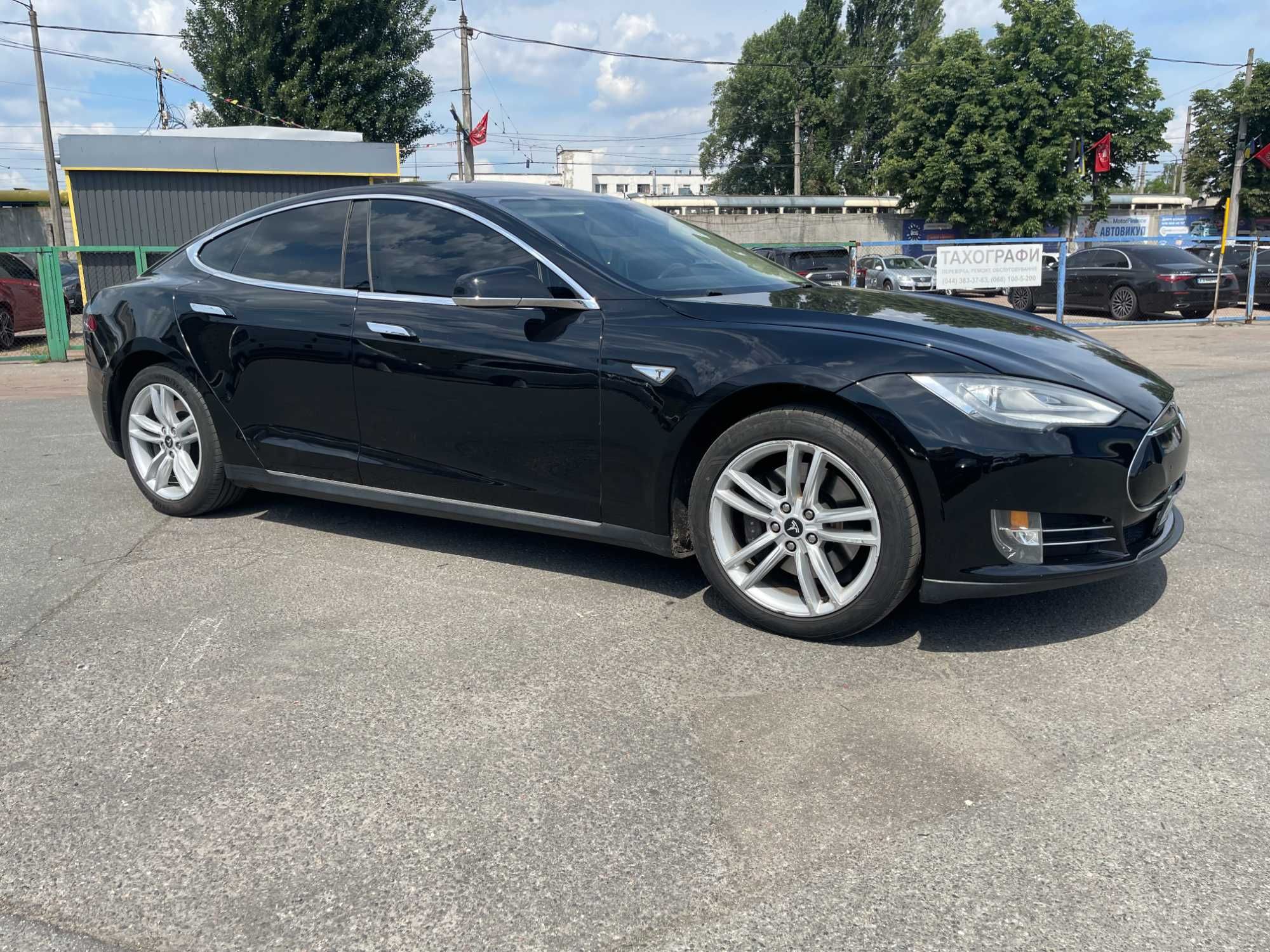 Продам Tesla S 2014 рік