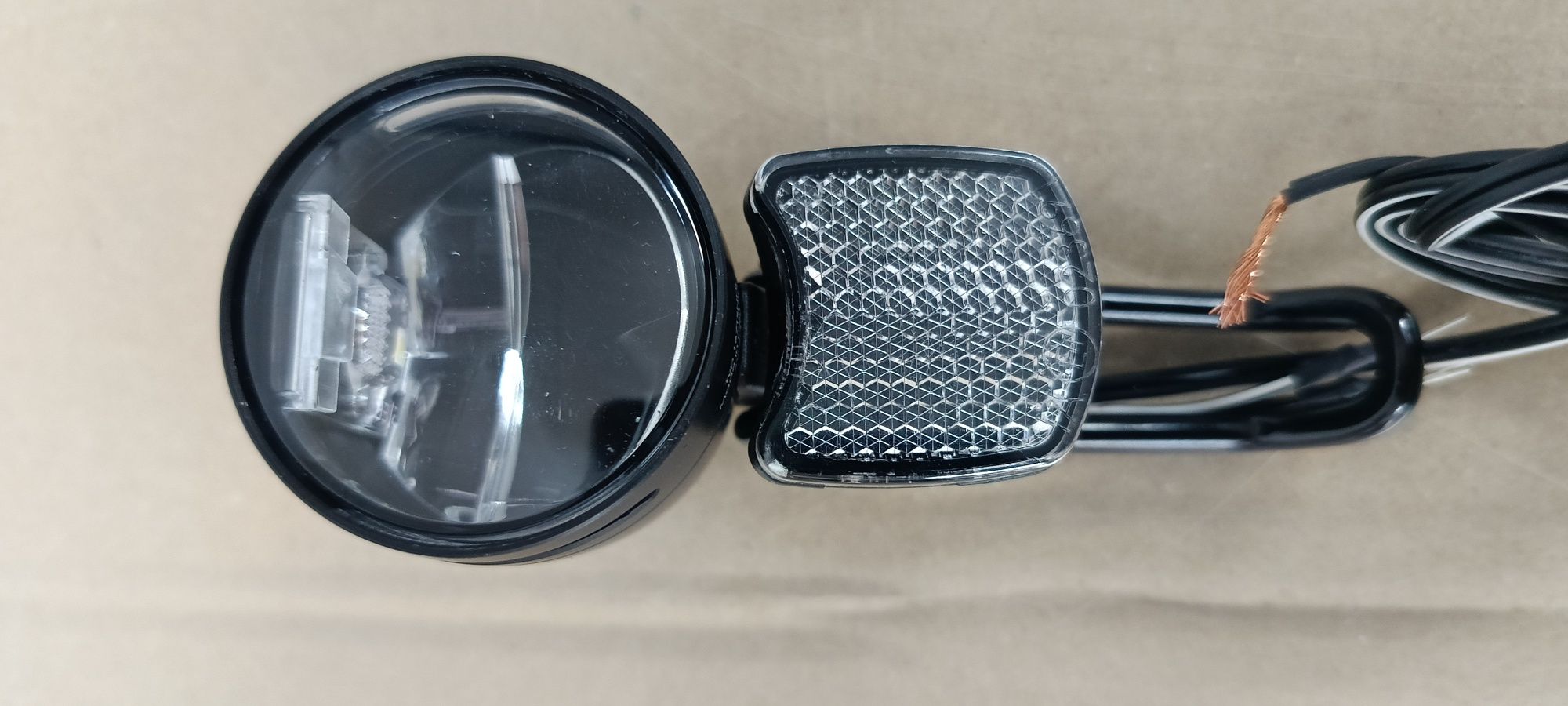 Busch Müller IQ-XS Senso Plus 70Lux . Lampka przednia Dynamo.