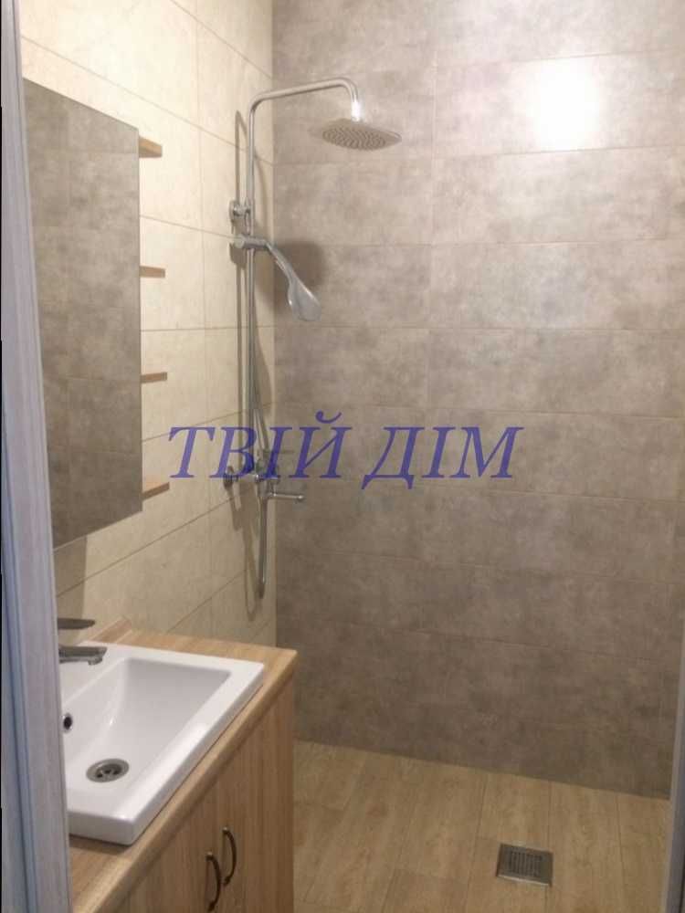 Продам будинок 100 м.кв. по вул. Момота