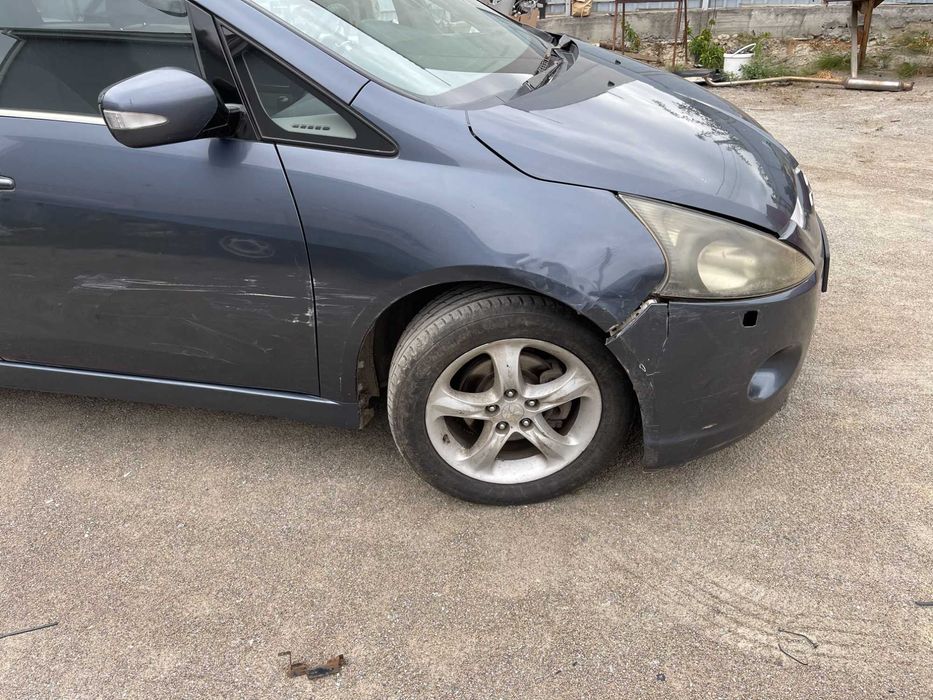 Mitsubishi Grandis Кришка багажніка і інше