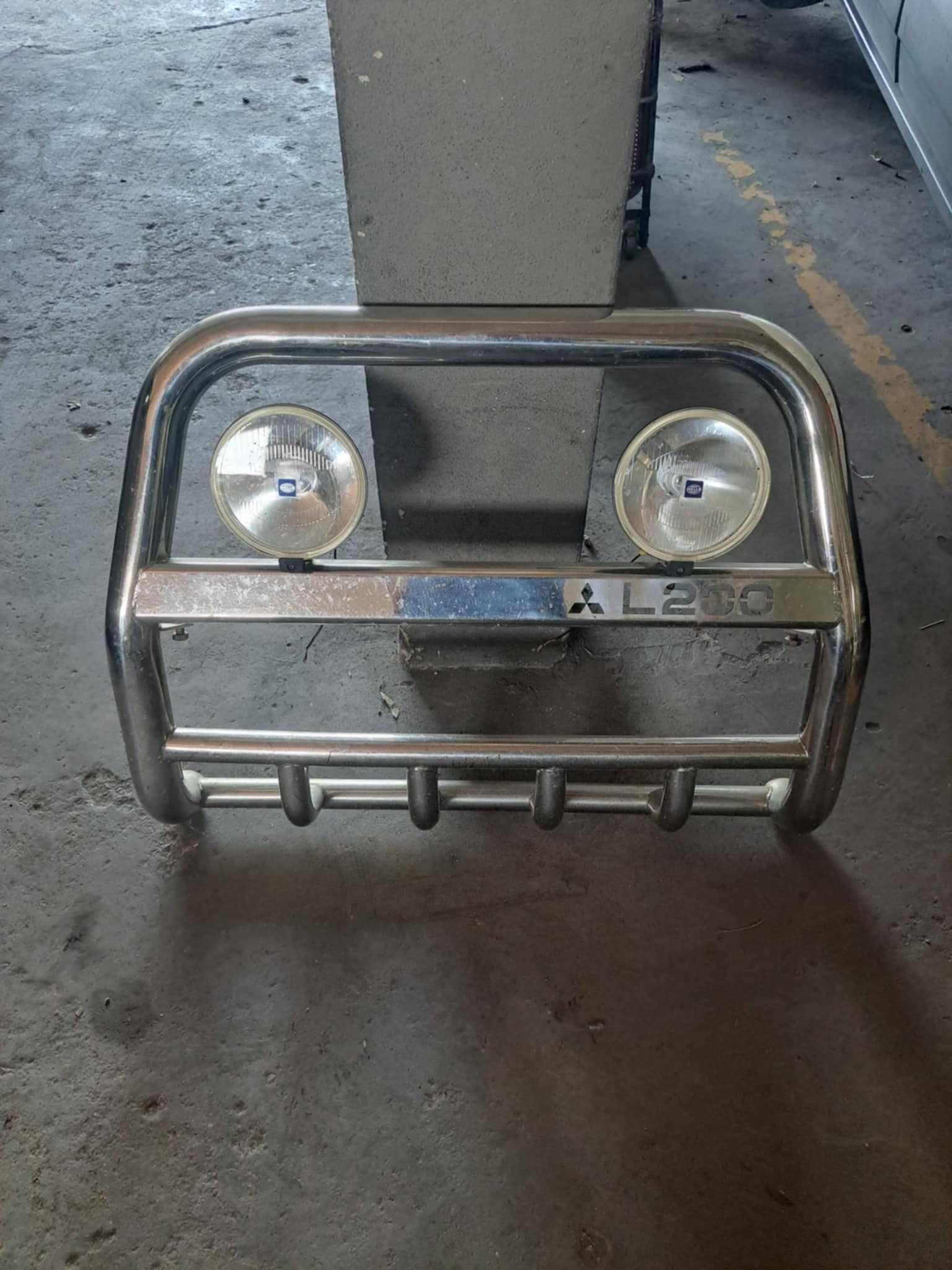 Grelha Frontal ( Mata Vacas) Mitsubishi l200 Com Farois Hella